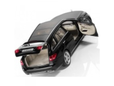 Модель автомобиля Mercedes C-Class Estate, Exclusive, Scale 1:18, Black от Mercedes Модель автомобиля Mercedes C-Class Estate, Exclusive, Scale 1:18, Black